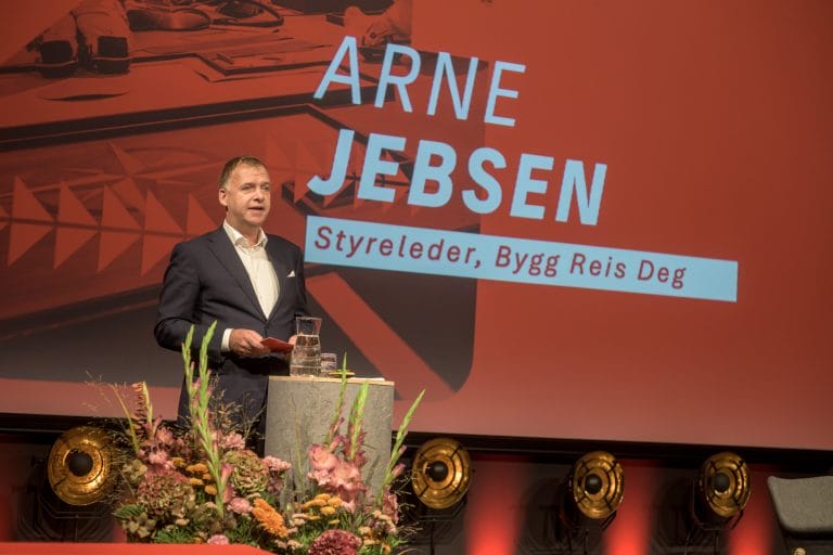 Arne Jebsen, styrelder i Bygg Reis Deg og administrerende direktør i Hunton Fiber, under Åpningngskonferansen 2025