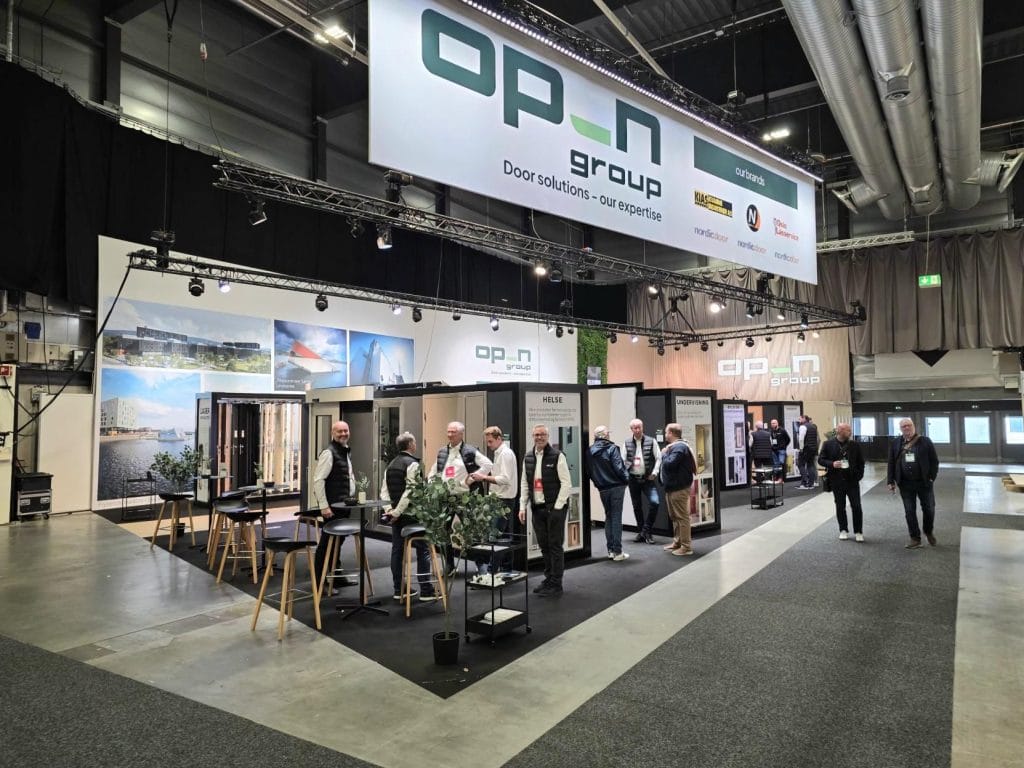 Opn group stand på Bygg Reis Deg 2027